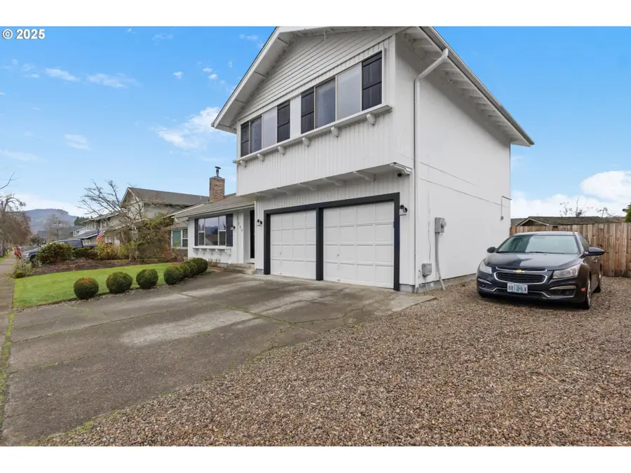 353 72nd St, Springfield, OR 97478 - Image #2