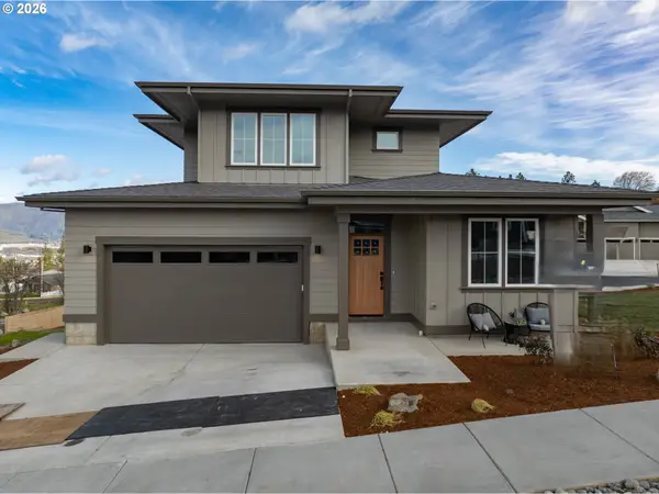 421 W 21st St, TheDalles, OR 97058