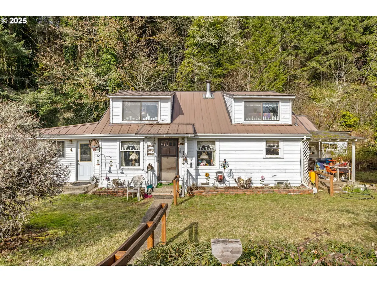 42307 N River Dr, Sweet Home, OR 97386 - Image #1