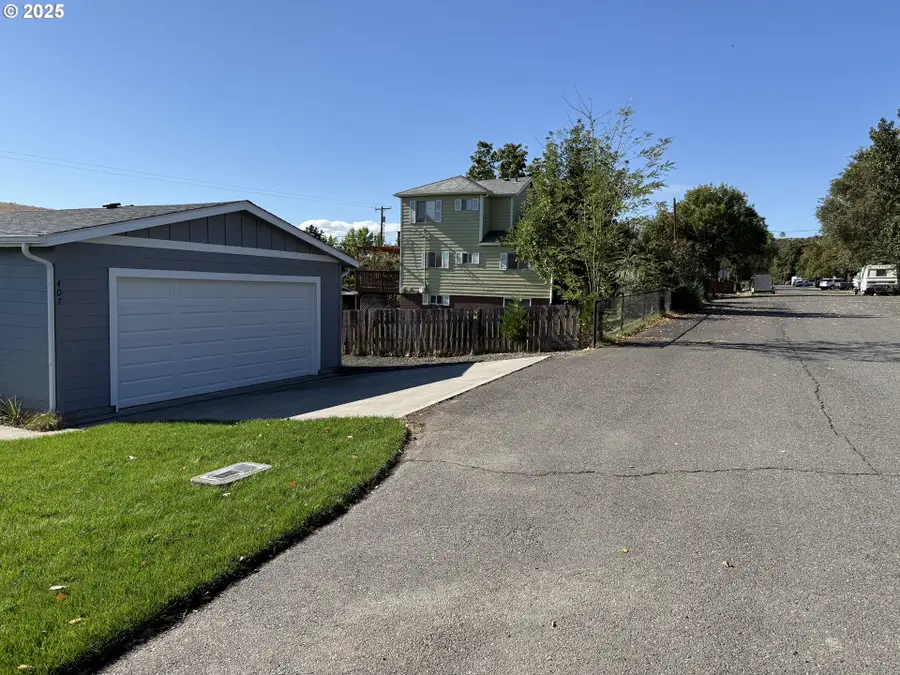407 Dufur Ave, Maupin, OR 97037 - Image #3