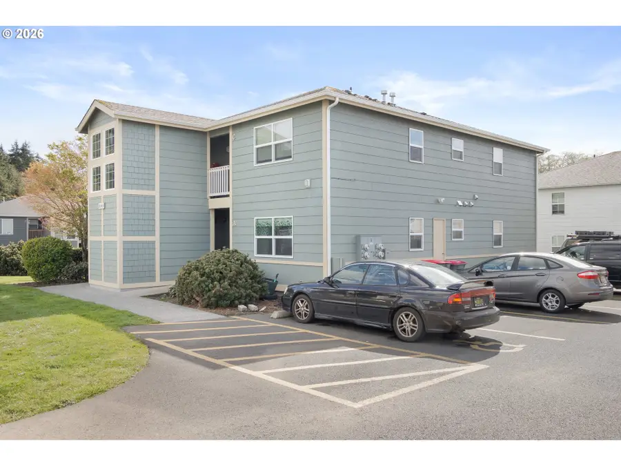 2045 SE Azalea Ave, Warrenton, OR 97146 - #2