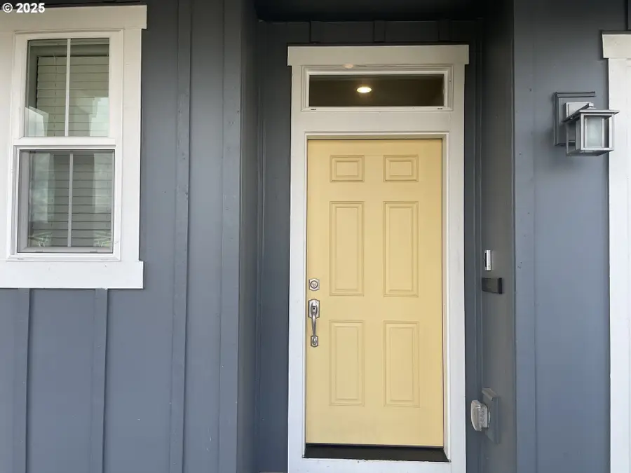 2031 S Jasper Dr, Cornelius, OR 97113 - Image #2