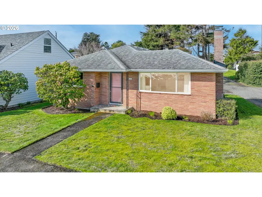 1210 S Columbia St, Seaside, OR 97138 - #2