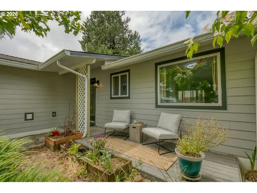 2257 Country Club Ter, Woodburn, OR 97071 - #2