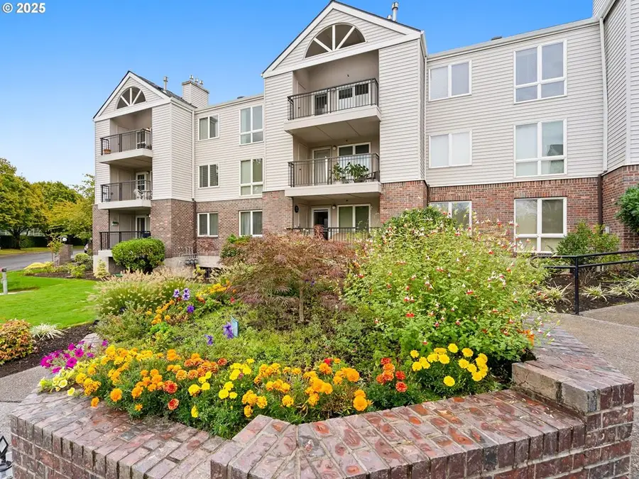 15510 NE Knott St #25, Portland, OR 97230 - Image #2