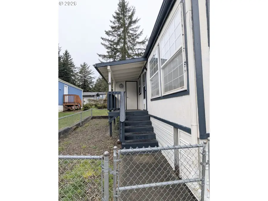 580 Shorepines Pl, Coos Bay, OR 97420 - #3