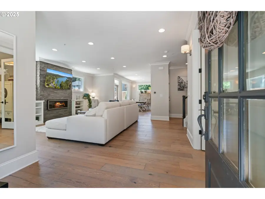 5328 Lower Dr, Lake Oswego, OR 97035 - Image #3