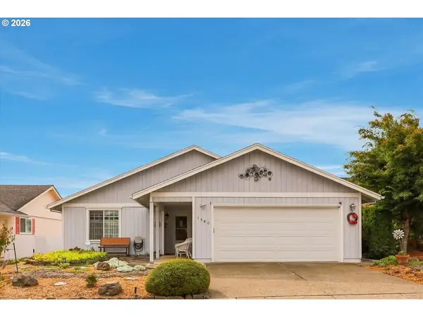 1988 Nut Tree Dr, Salem, OR 97304