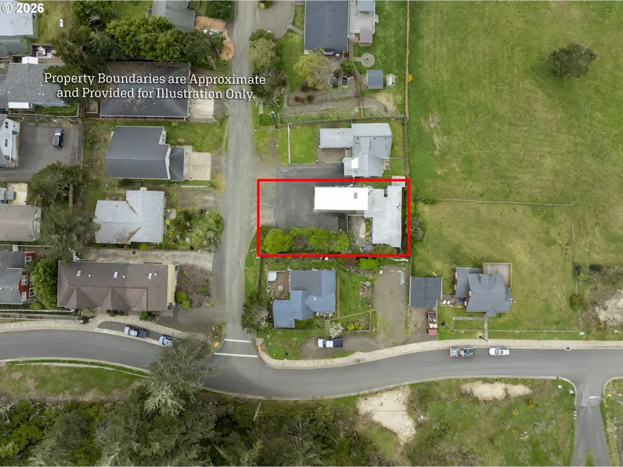 220 SW 29th St, Newport, OR 97365 - #3