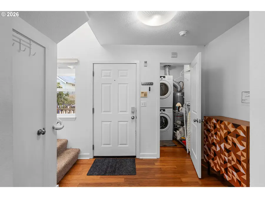 837 NE Roselawn St, Portland, OR 97211 - #3