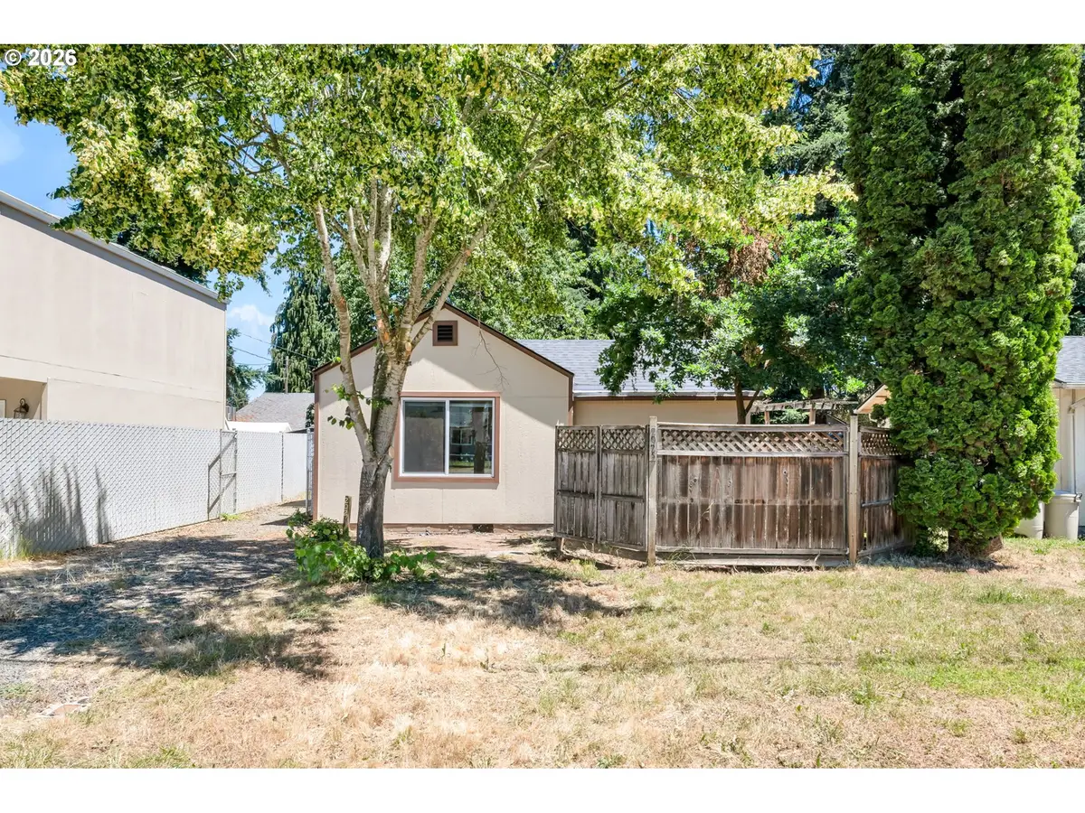 2025 Devos St, Eugene, OR 97402 - #1