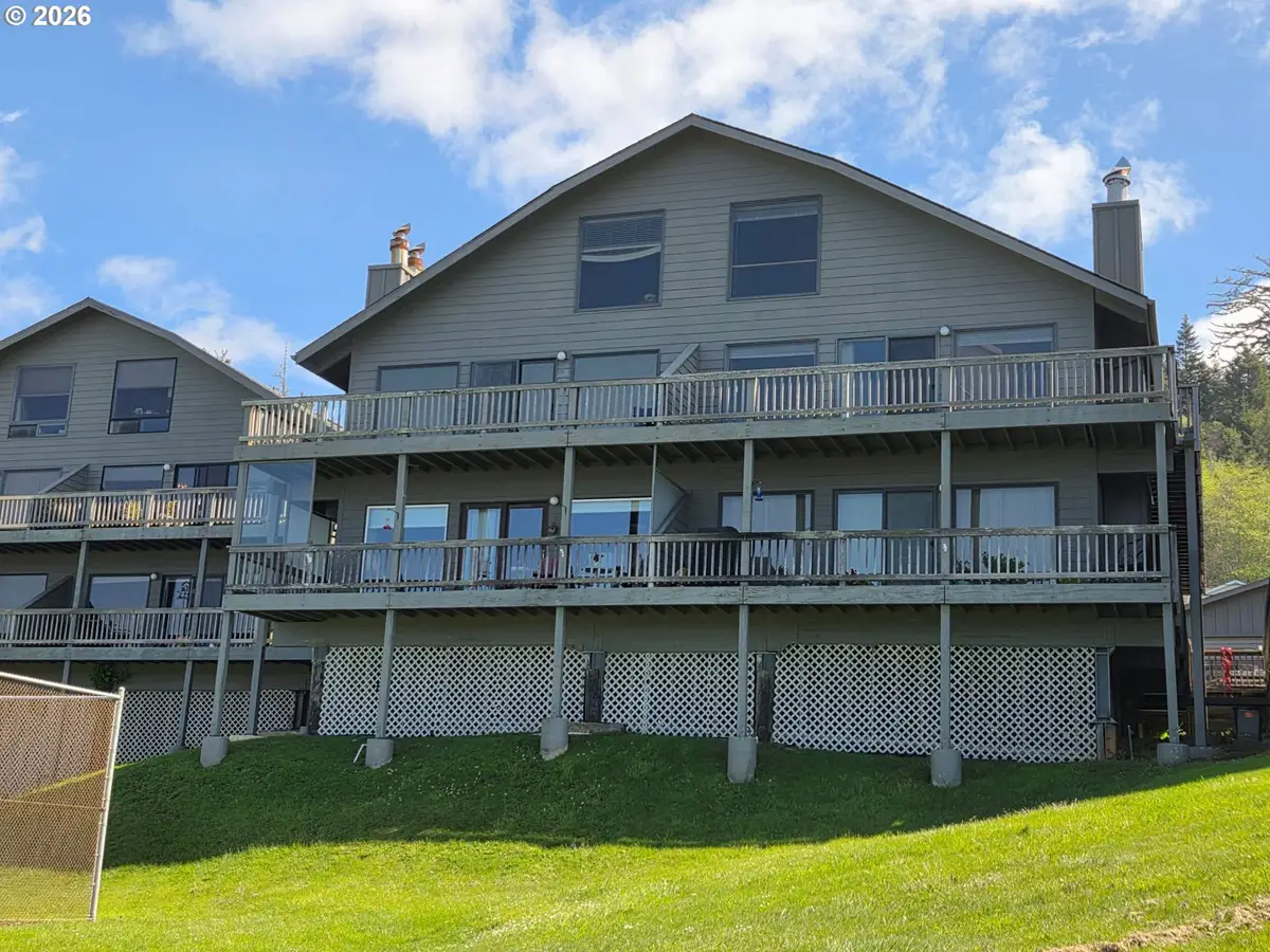 29134 Ellensburg Ave #27, Gold Beach, OR 97444 - #1