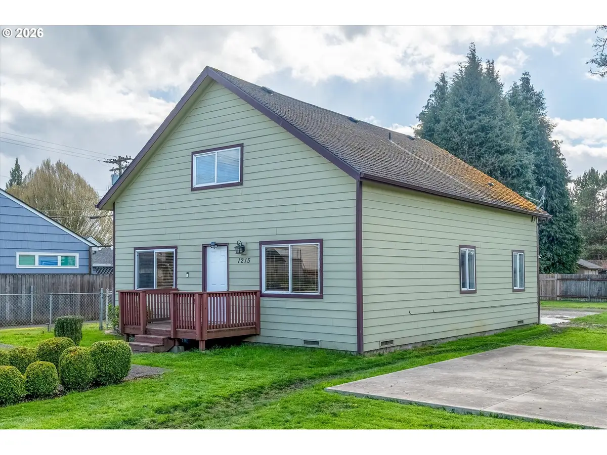 1215 30th Ave, Longview, WA 98632 - #1