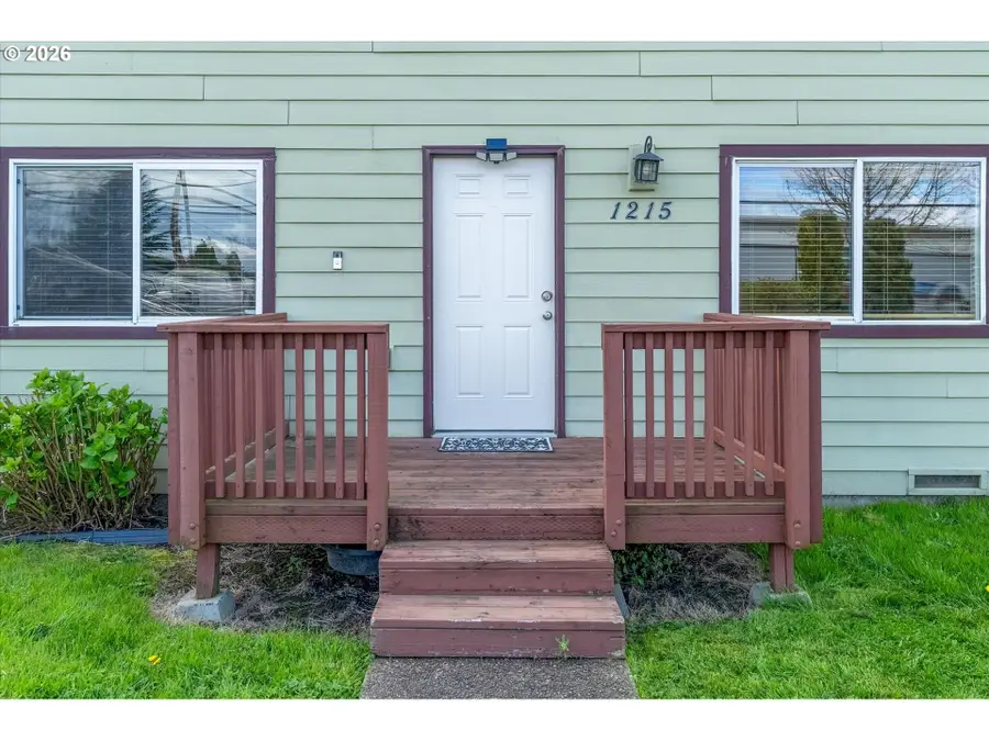 1215 30th Ave, Longview, WA 98632 - #3