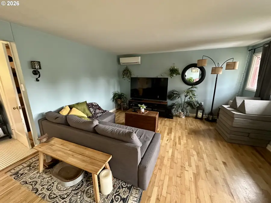 240 Marion Ln, Eugene, OR 97404 - #2