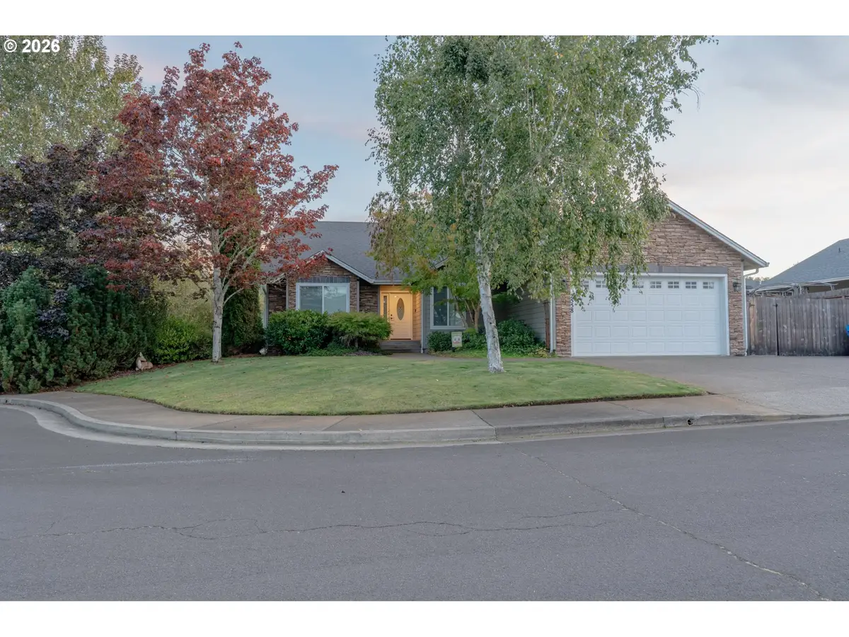 2558 Golfview Ave, Sutherlin, OR 97479 - #1