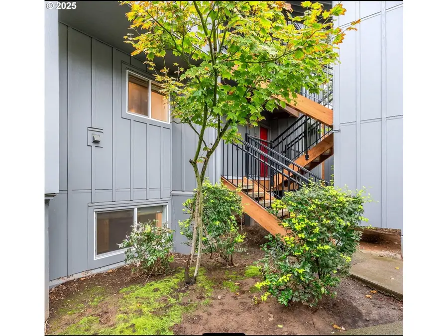 4 Touchstone #136, Lake Oswego, OR 97035 - Image #2