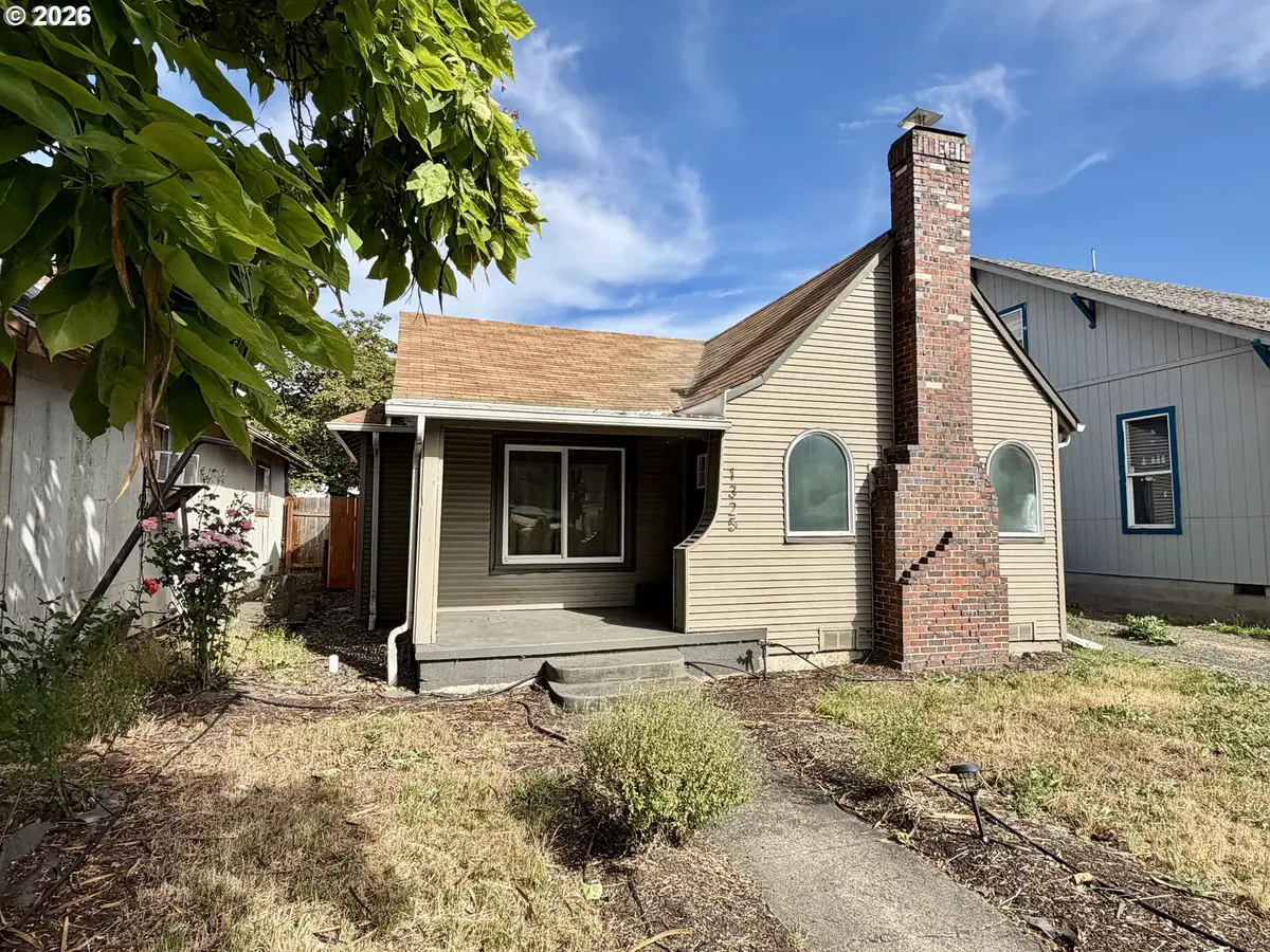 1325 SE Pine St, Roseburg, OR 97470 - #1
