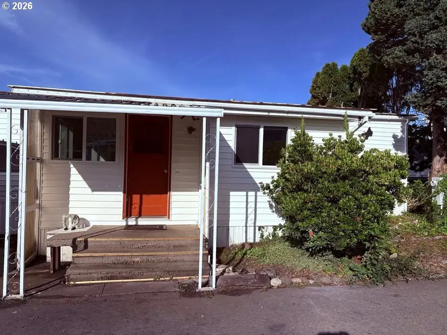 15936 Bay View Dr, Brookings, OR 97415 - #3