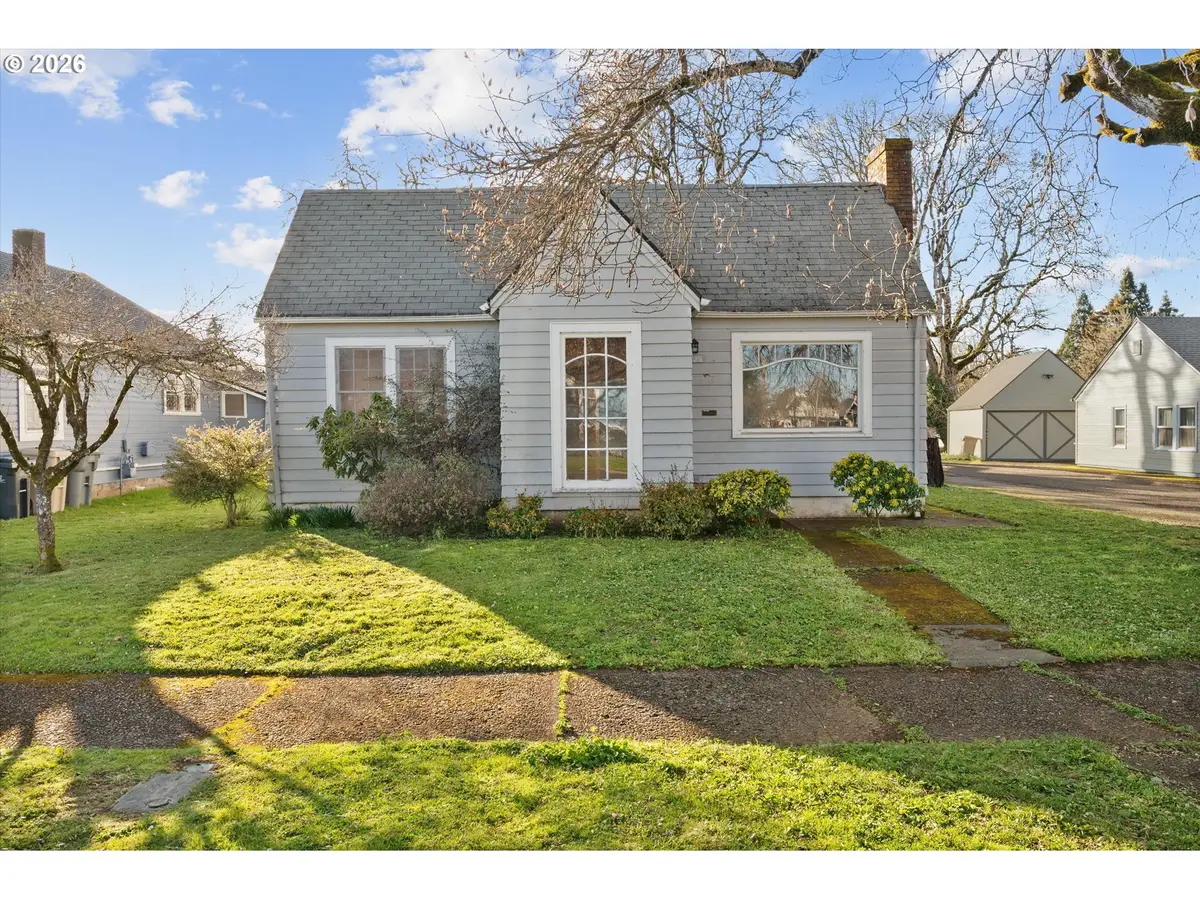 923 SW Ellis St, Dallas, OR 97338 - #1