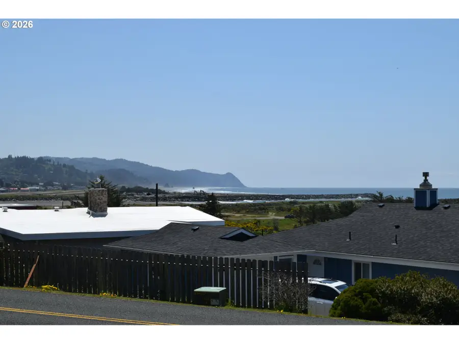 94017 Doyle Point Rd, Wedderburn, OR 97444 - #2