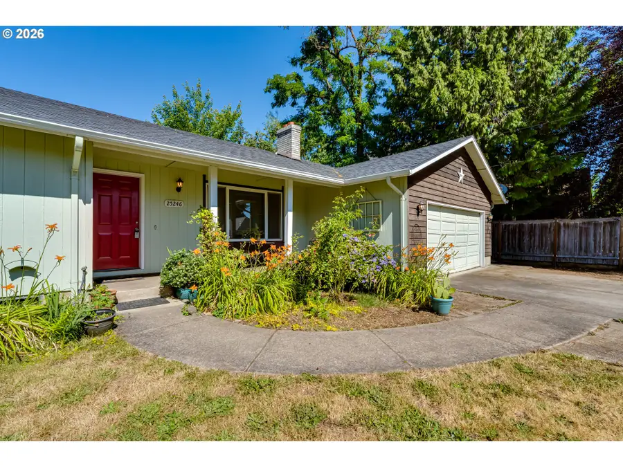 25246 E Bolton Rd, Veneta, OR 97487 - #2