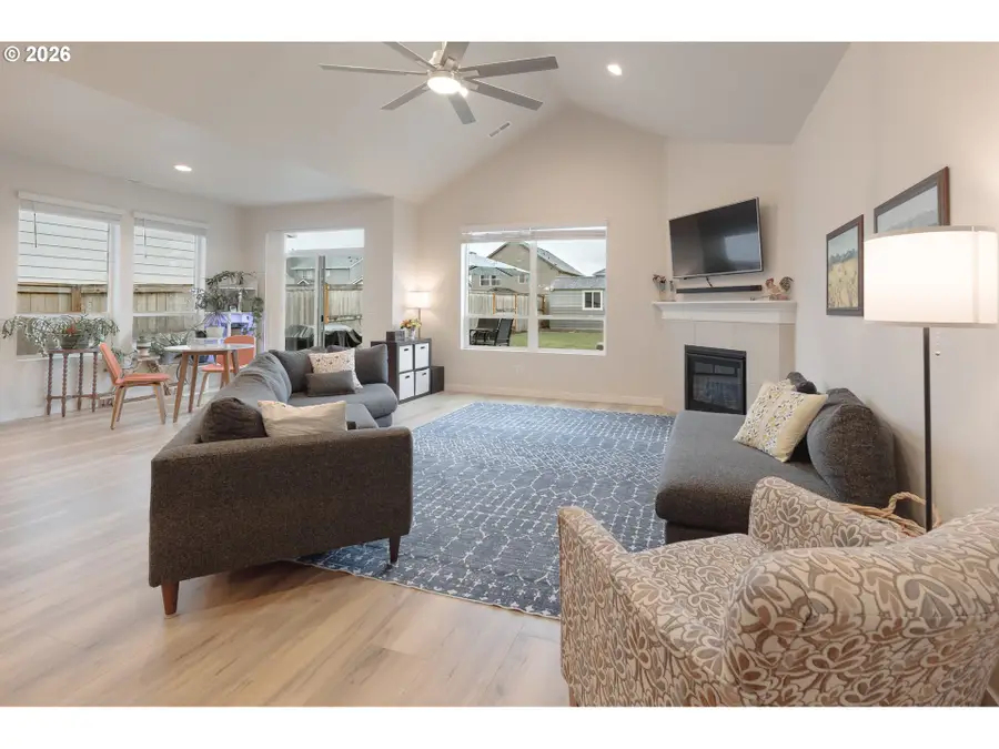 1746 N Millican Creek St, Lafayette, OR 97127 - #3