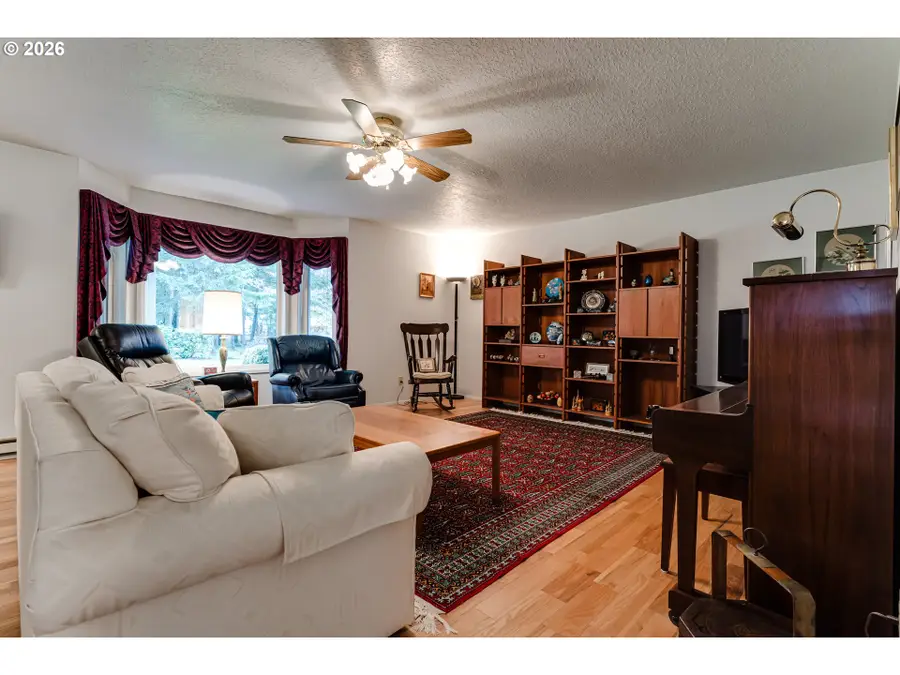 87919 Huston Rd, Veneta, OR 97487 - Image #3