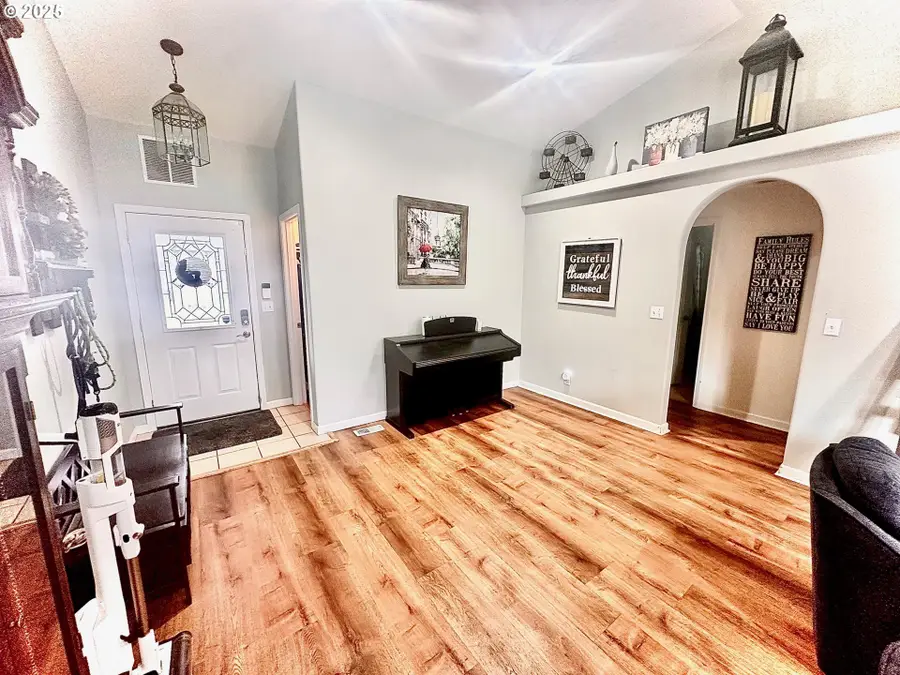 141 Cortland Ln, Eugene, OR 97404 - #2