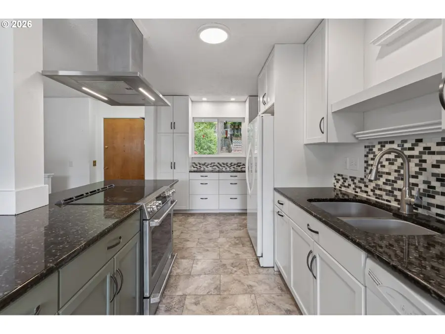 4525 Fox Hollow Rd, Eugene, OR 97405 - #2