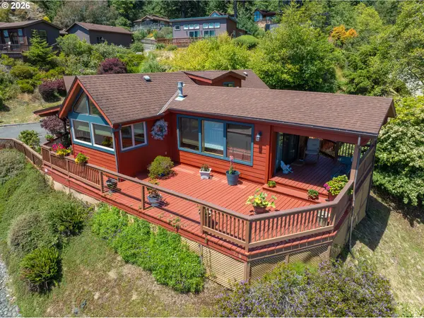 19921 Whaleshead Rd #U6, Brookings, OR 97415