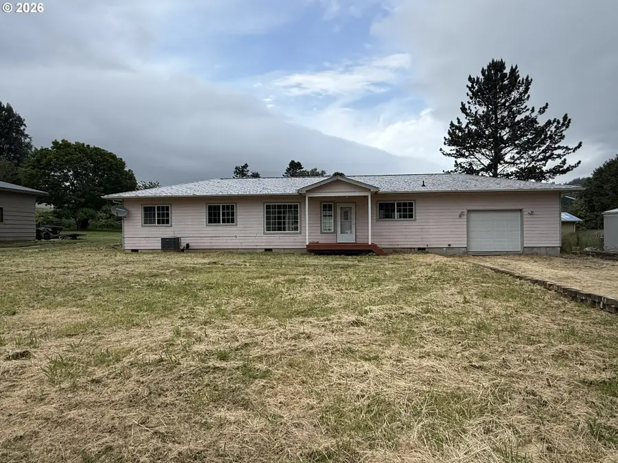 151 E Date St, Powers, OR 97466 - #3