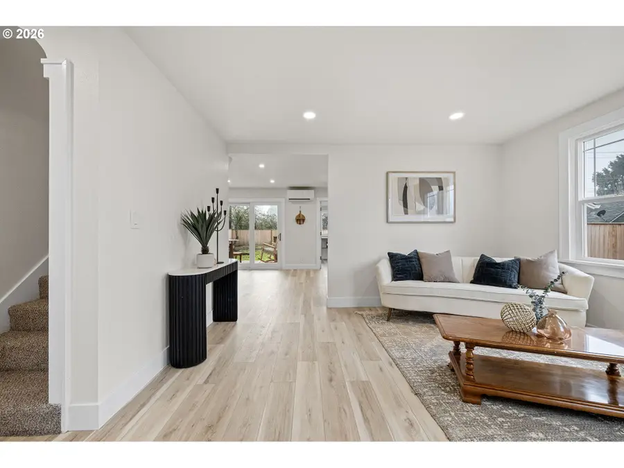 1357 E St, Springfield, OR 97477 - Image #2