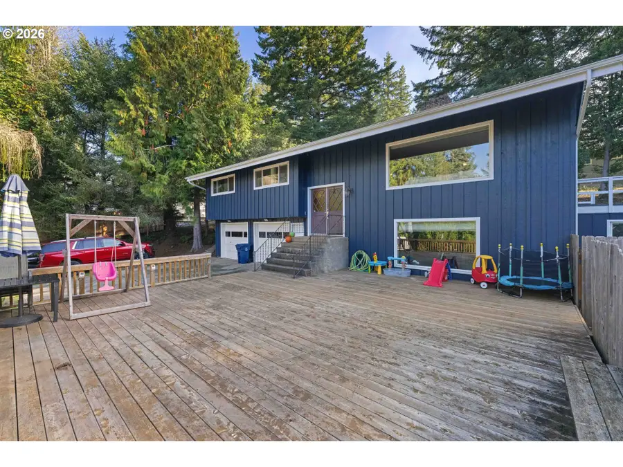 1101 E 15th St, Coquille, OR 97423 - #3
