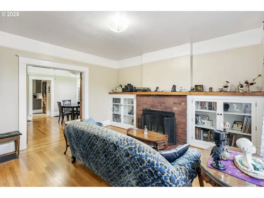 3035 SE 9th Ave, Portland, OR 97202 - #3