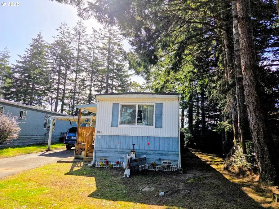 3365 Tidewater Dr, Coos Bay, OR 97420 - #2