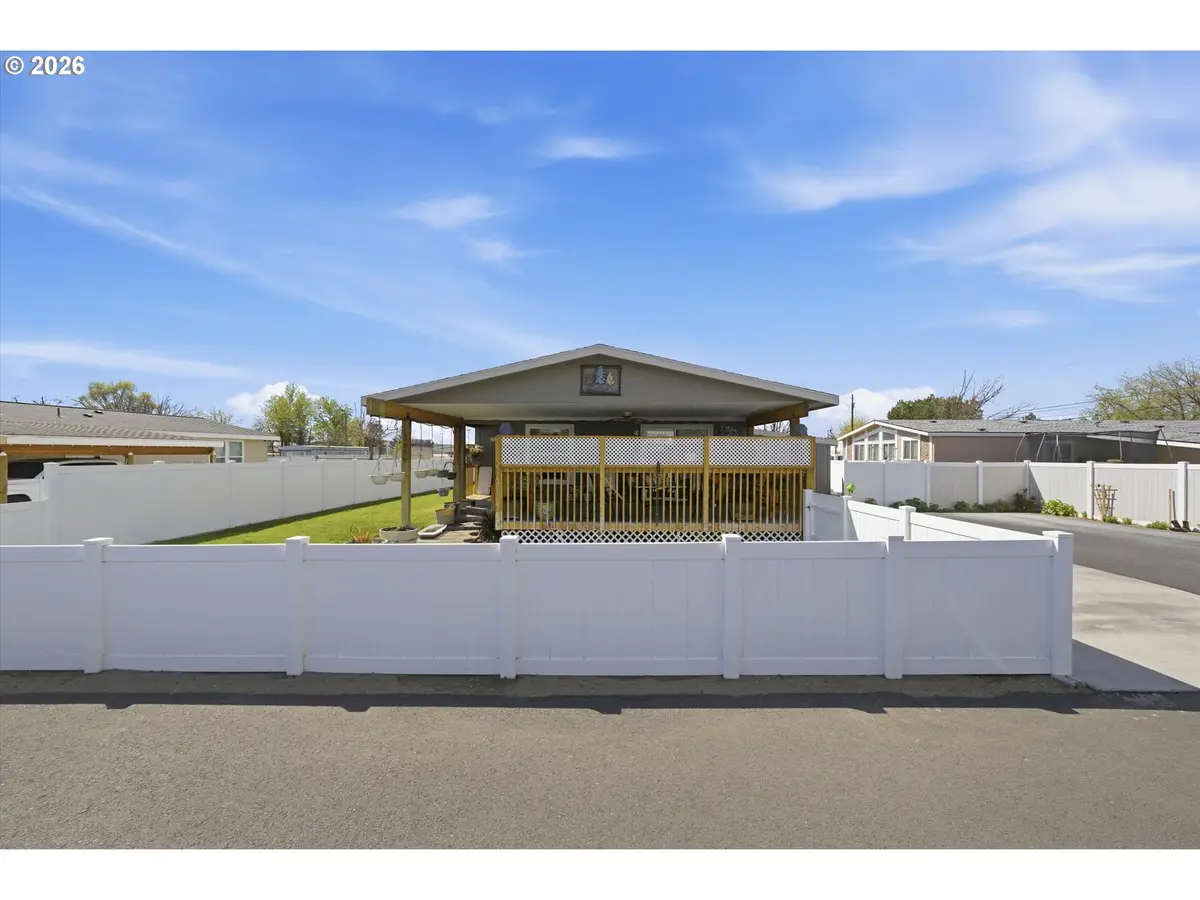 1889 NE 2nd Pl, Hermiston, OR 97838 - #1