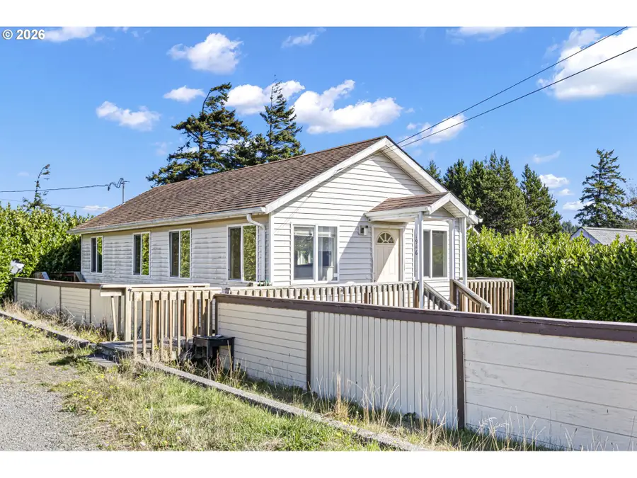 1946 16th St, North Bend, OR 97459 - #2