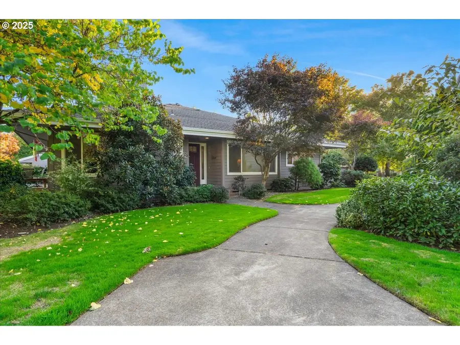 32120 SW Boones Bend Rd, Wilsonville, OR 97070 - Image #2