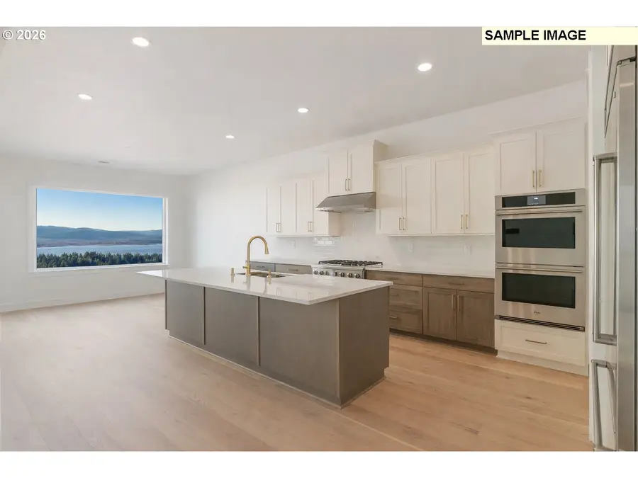 670 N Y St, Washougal, WA 98671 - #2