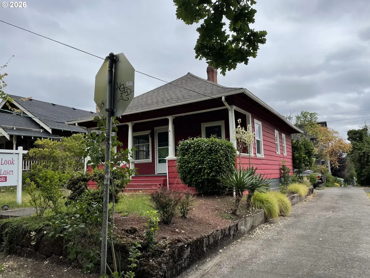 5520 SE Milwaukie, Portland, OR 97202 - #1