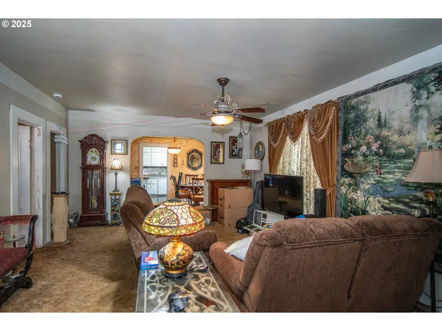 169 SE Houck Ave, Roseburg, OR 97470 - Image #3