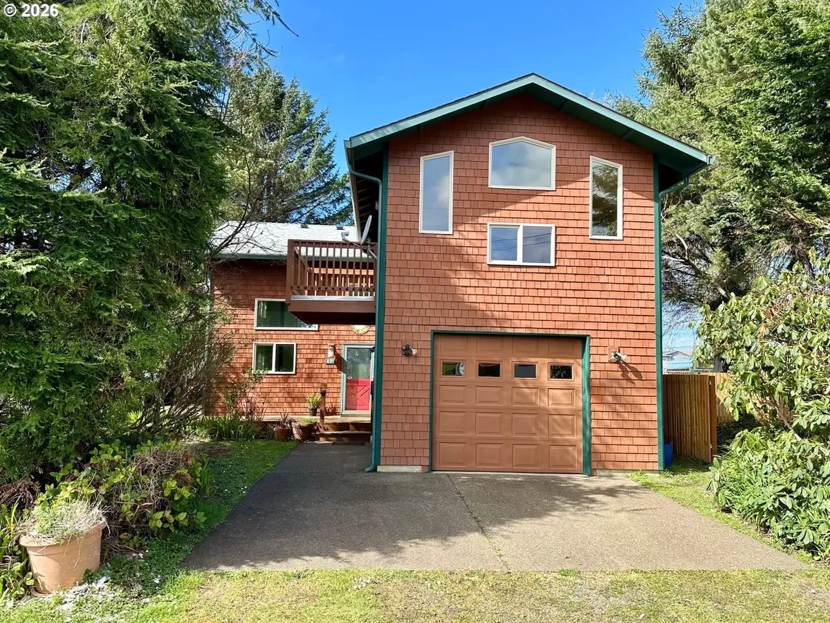 277 N Dolphin St, Rockaway Beach, OR 97136 - #1