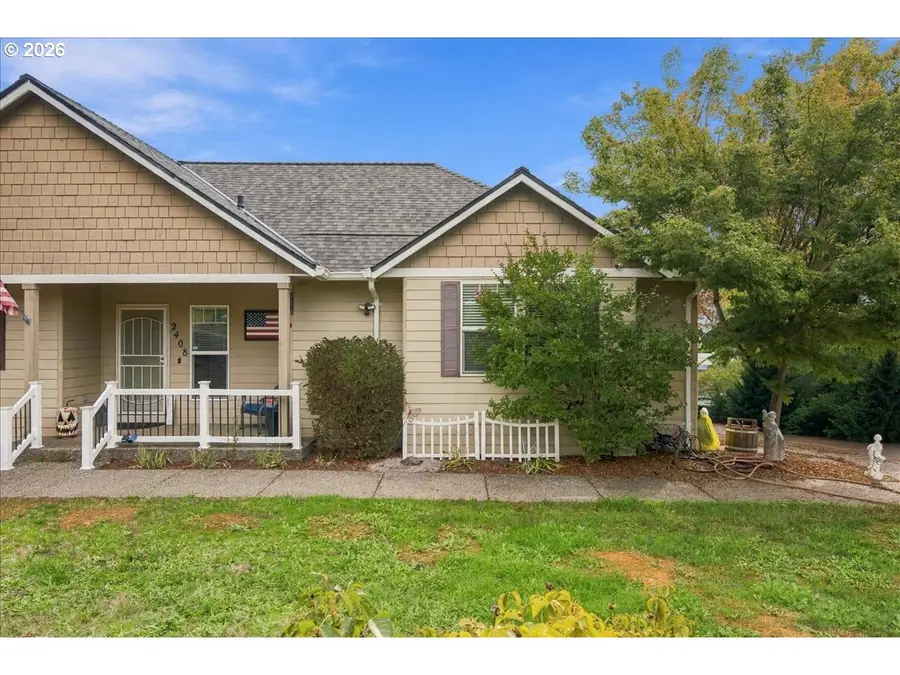 2408 SW Oakwood Dr, Dallas, OR 97338 - #2