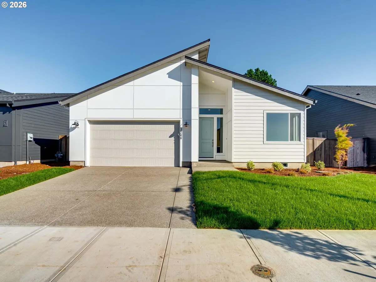 3244 Nightingale Dr, Woodburn, OR 97071 - #1