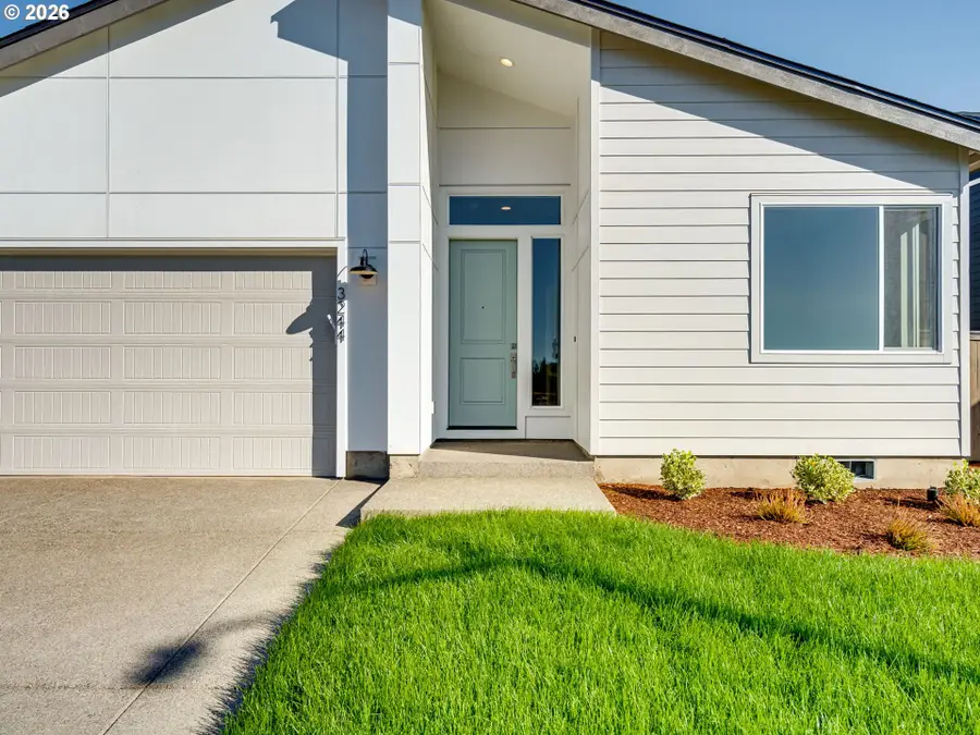 3244 Nightingale Dr, Woodburn, OR 97071 - #3