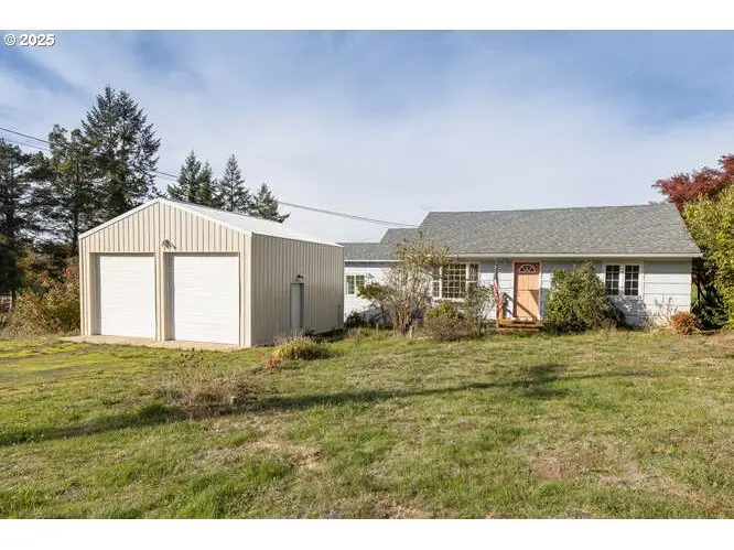 4101 NE Terrace Dr, Newberg, OR 97132 - Image #2
