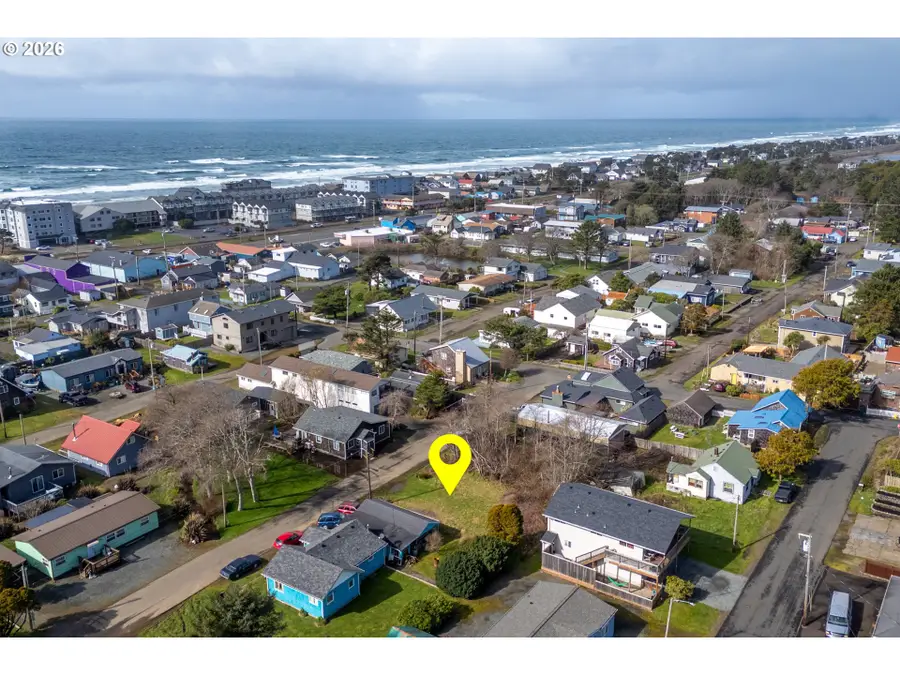 132 S Dolphin St, Rockaway Beach, OR 97136 - #2