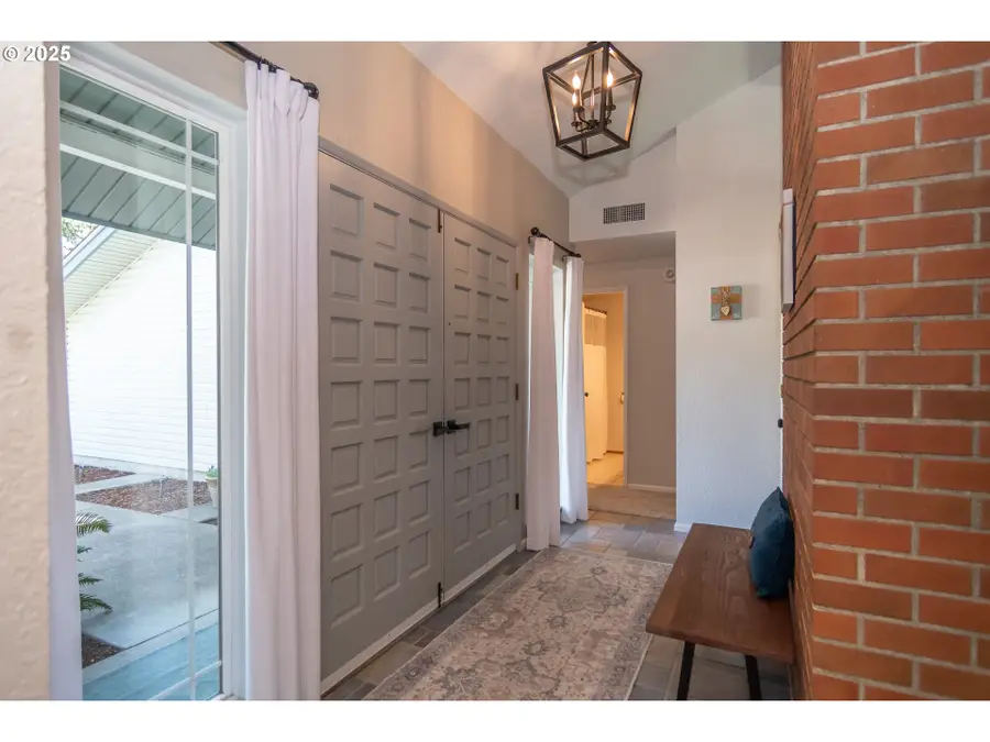 1762 E Fourth Ave, Sutherlin, OR 97479 - Image #3