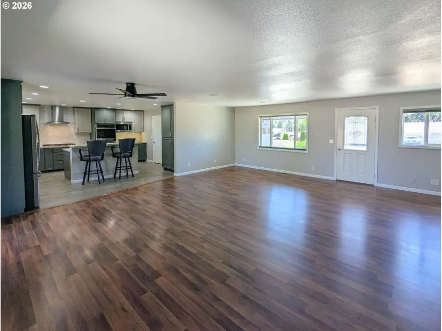 61 SW Oak St, Winston, OR 97496 - #3